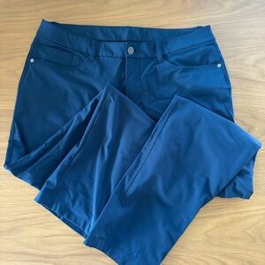 Lululemon ABC Classic-Fit Pant 34"
*Warpstreme